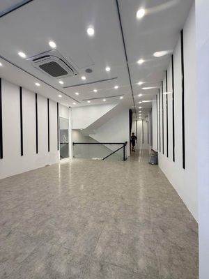 Rent one Nguyễn Trãi District 5, area 5X15 M M M M 2 floor at 75 million