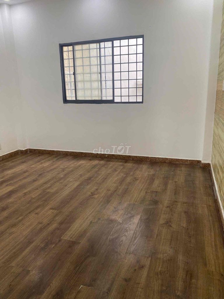 6 bedroom 4 x 15 Sư Vạn Hạnh. Car alley