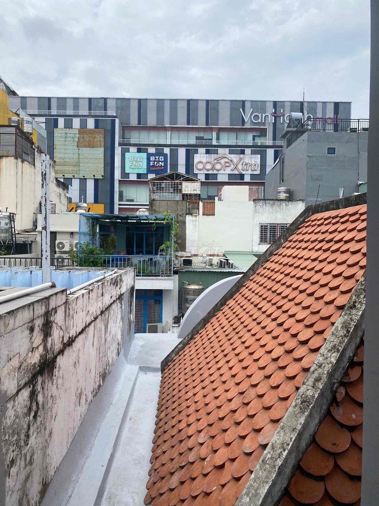 6 bedroom 4 x 15 Sư Vạn Hạnh. Car alley