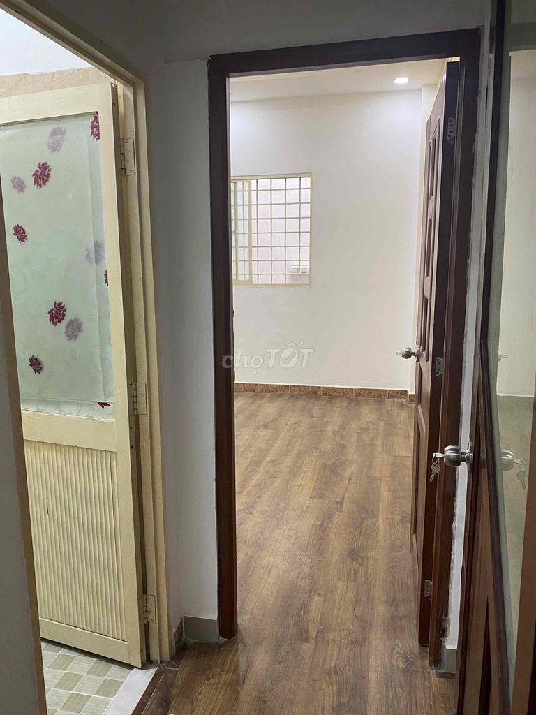 6 bedroom 4 x 15 Sư Vạn Hạnh. Car alley