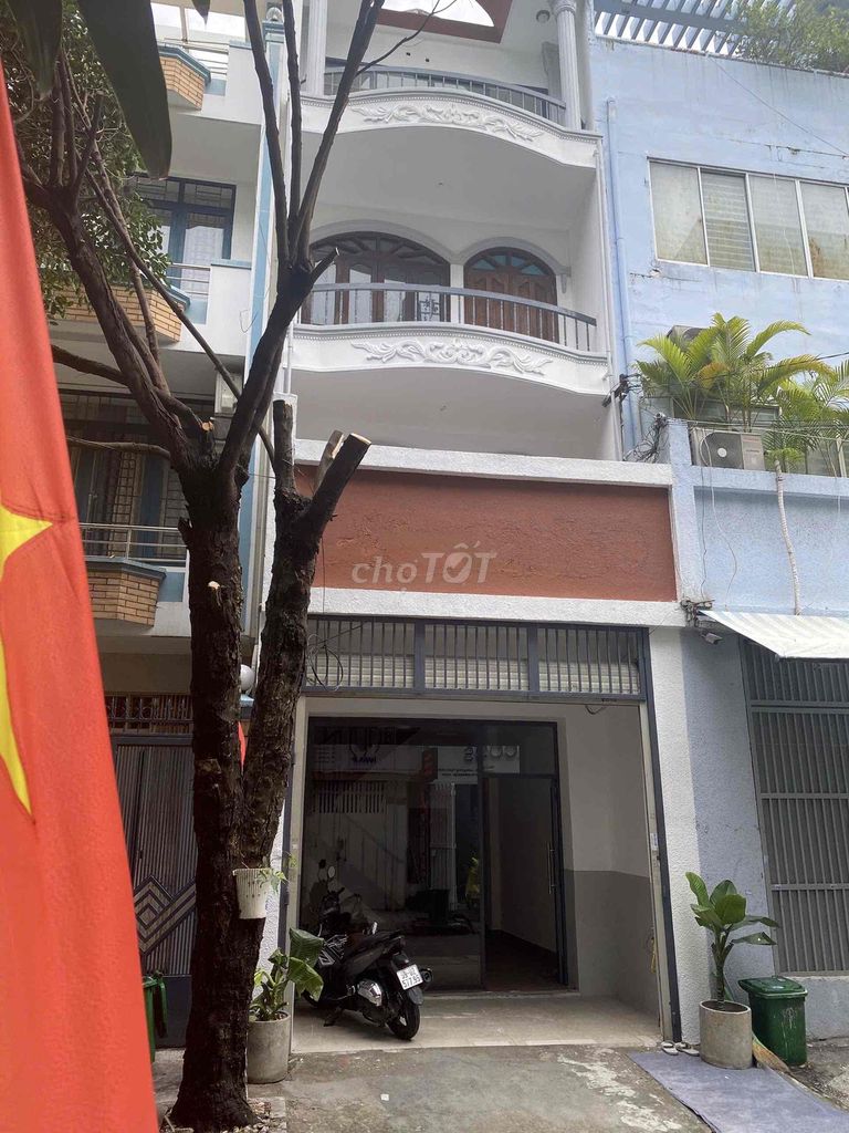 6 bedroom 4 x 15 Sư Vạn Hạnh. Car alley