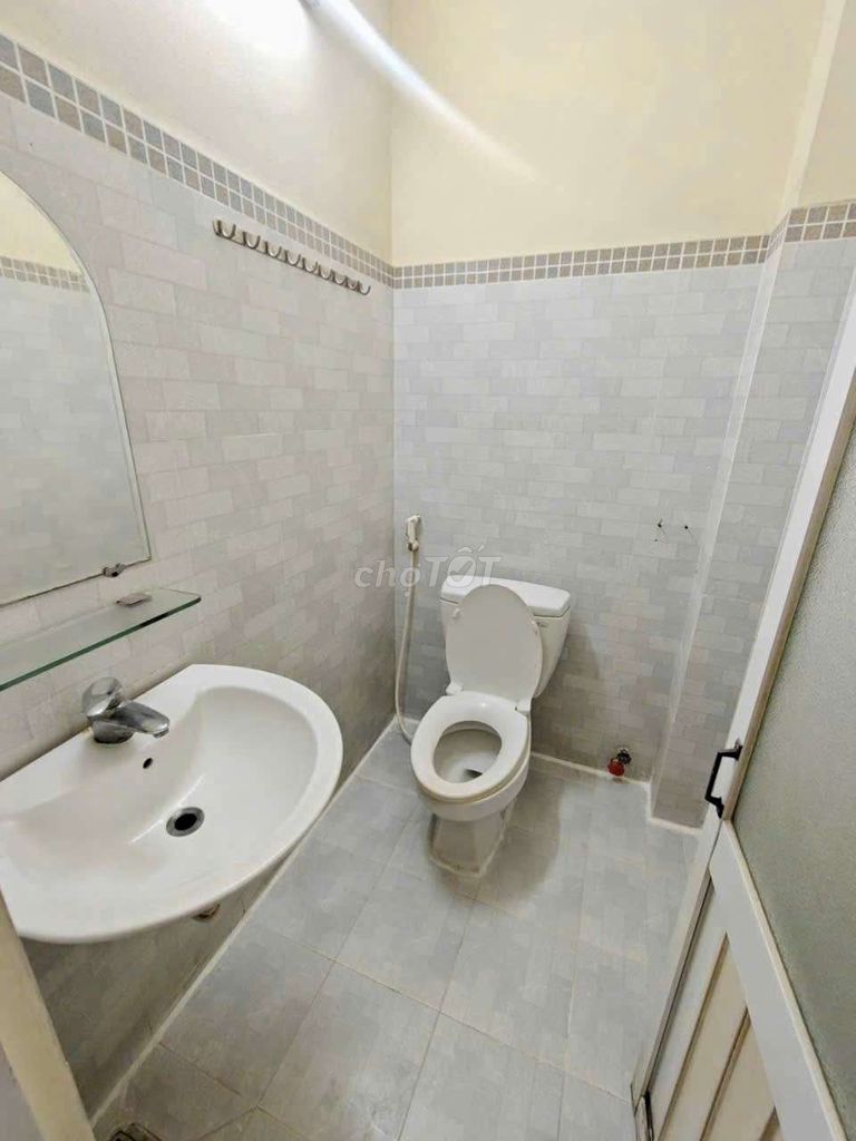 Rent 4 x 11 meters a floor 2 bedroom 2 toilet 4 meters right in Tây Thạnh