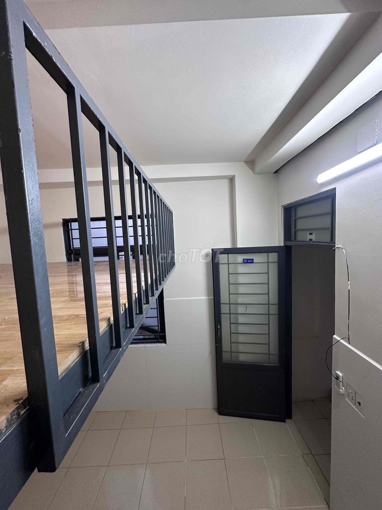 The room's clear of furniture. Nguyễn Thái Sơn, Gò Vấp - walk vlu only 4 million