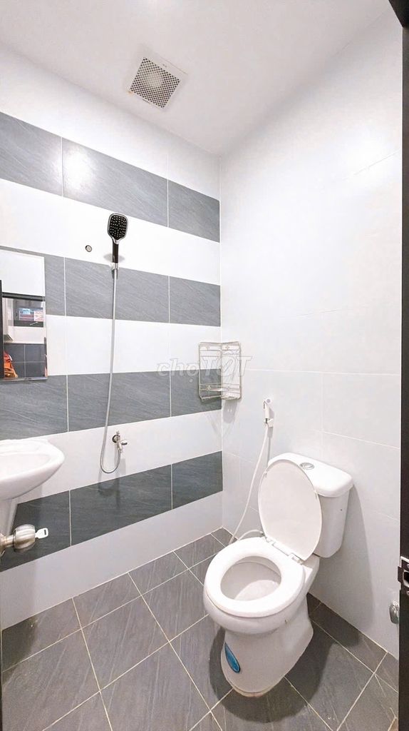 Judge 4, renting new apartments.