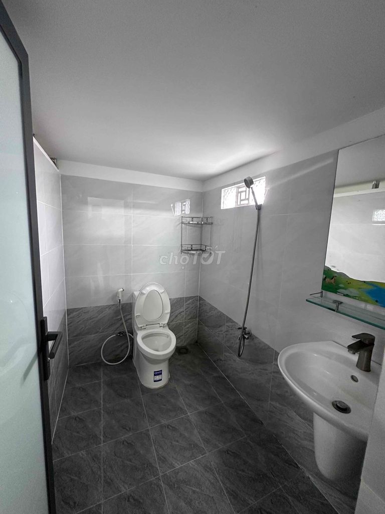 The new room's clean. Nguyễn Thái Sơn, PAAA - walk vlu only 4 million8