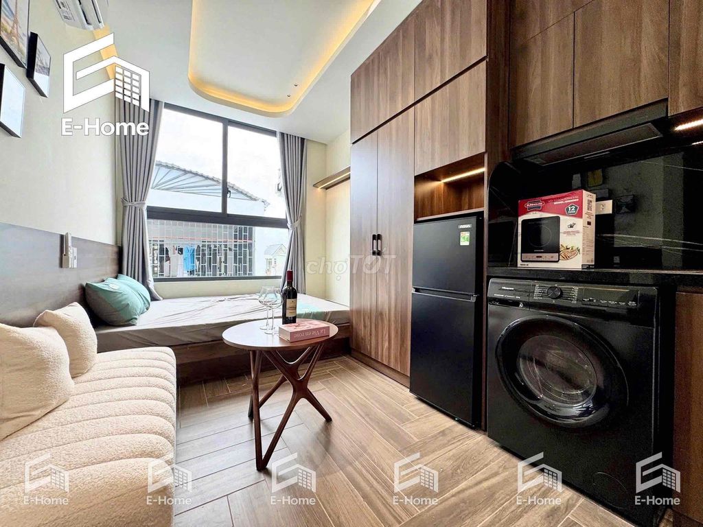 The new super-beautiful studio is 100% new Ngay siêu thị Emart.