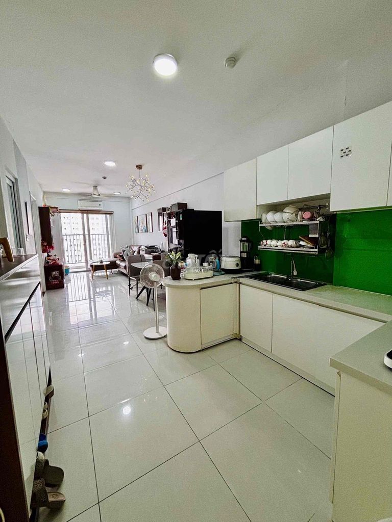 Need to rent apartment 50 meters. Two newly painted bedrooms at the lowest cost.