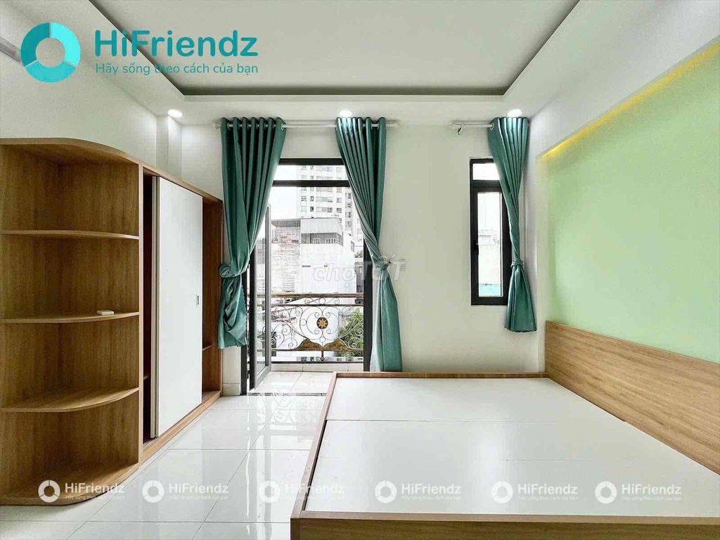 Rent the window balcony with a cool full interior