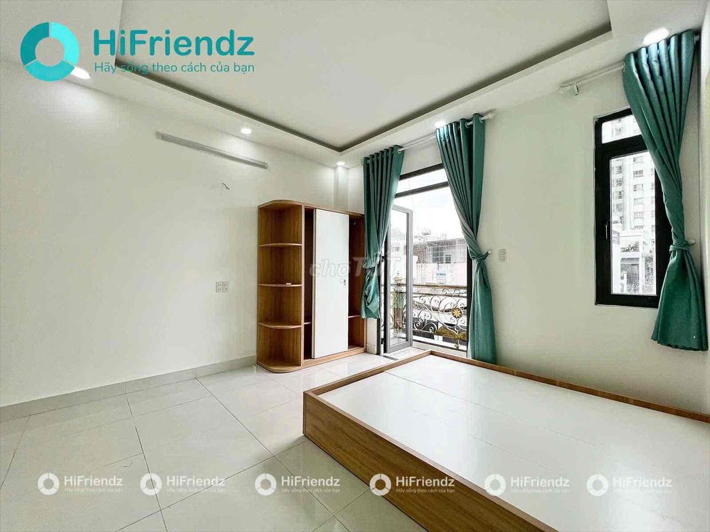 Rent the window balcony with a cool full interior