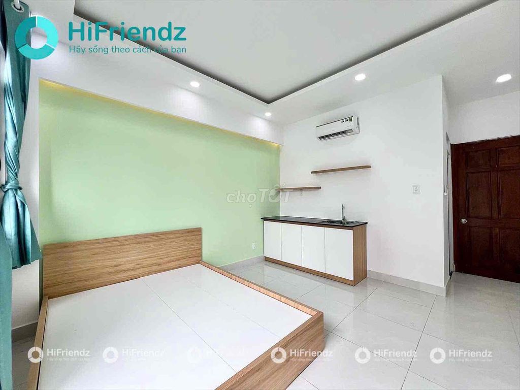 Rent the window balcony with a cool full interior