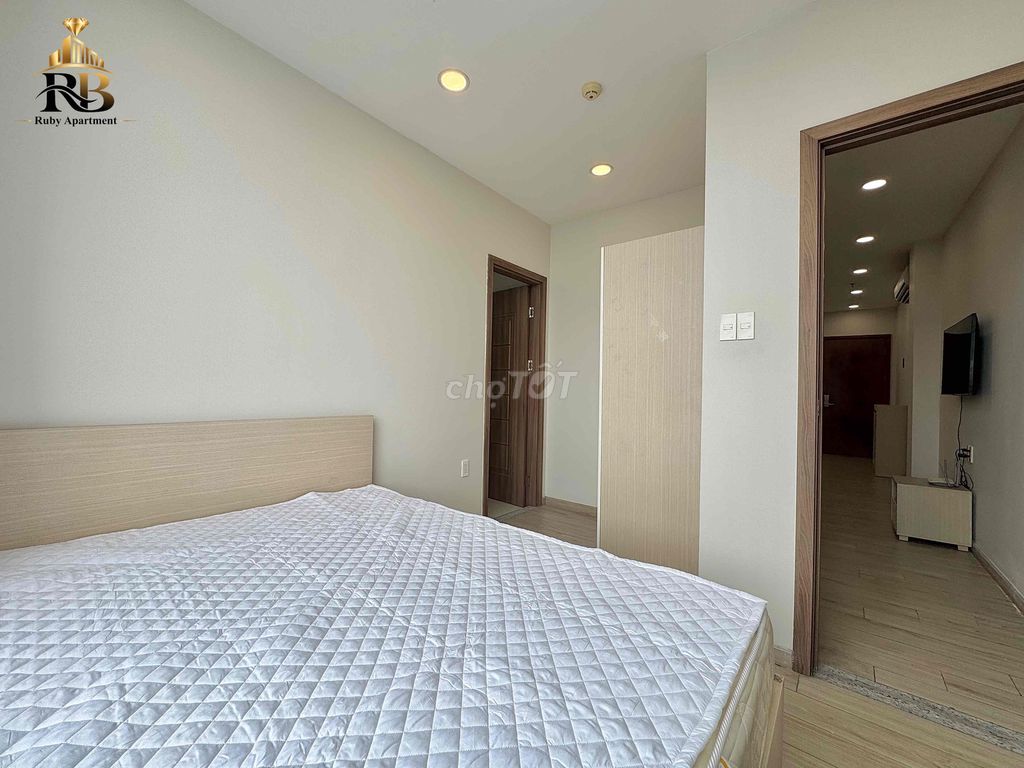 Rent a two-room apartment 2 of the 70-foot-wide toilet elevators.
