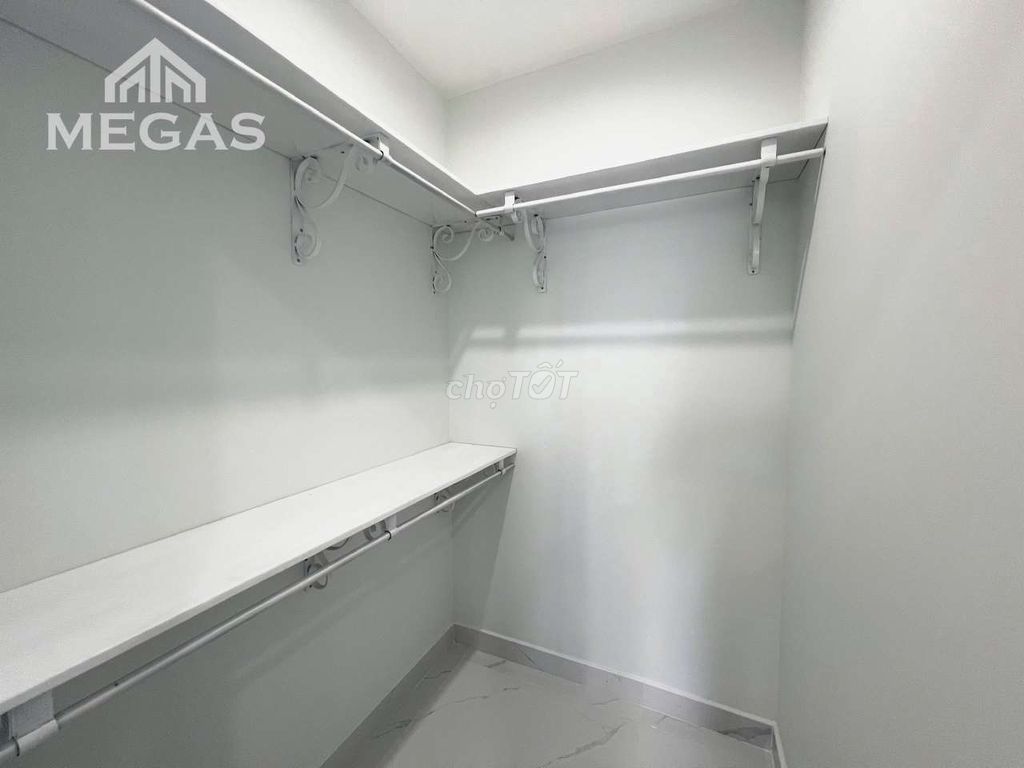 Rent a new bedroom - a balcony - near the new T11026.