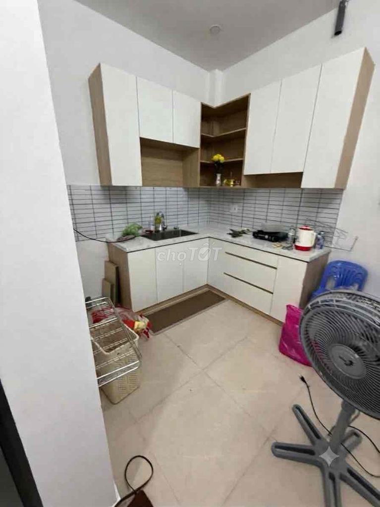 7 million and 5 rent houses. Tạ Quang Bửu-770. 6th District 8 1 st floor.