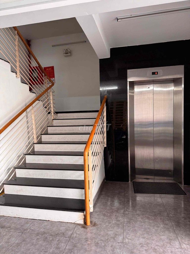 Rent a new 20-room service building, enough pcc, 70 million.
