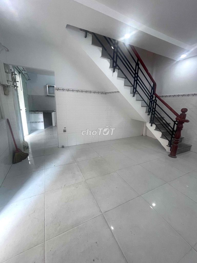 Quang Trung new house, 8 mx5 meters, casting floor, two bedrooms, two toilets, alleycar