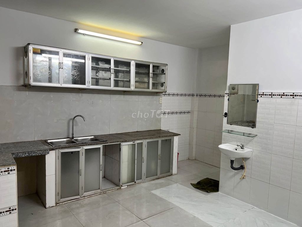 Quang Trung new house, 8 mx5 meters, casting floor, two bedrooms, two toilets, alleycar