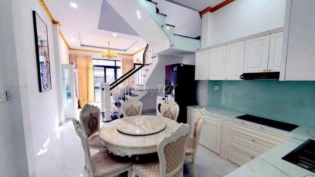 Rent a one-story building, four bedrooms, Full interior, near Chief of Staff.