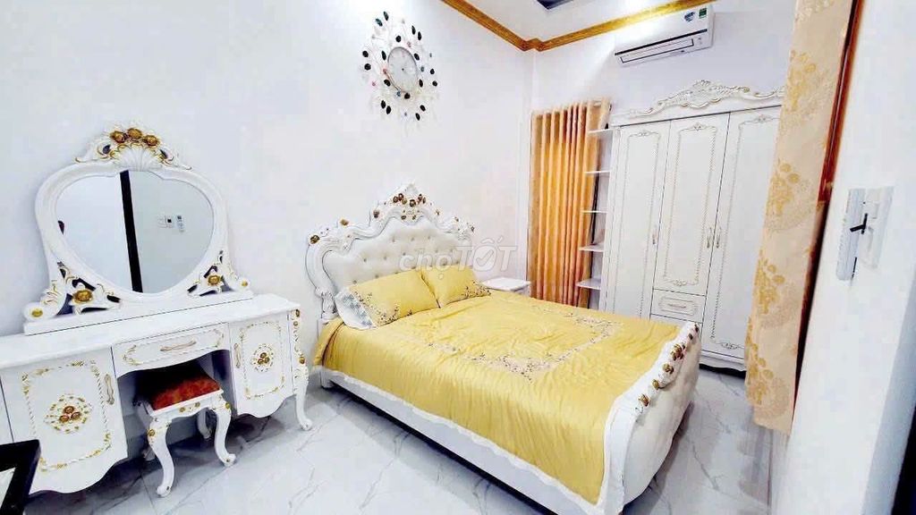 Rent a one-story building, four bedrooms, Full interior, near Chief of Staff.