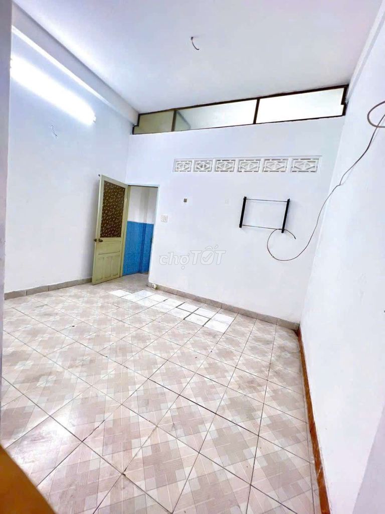 Three third floor, an alley bedroom, nine million.
