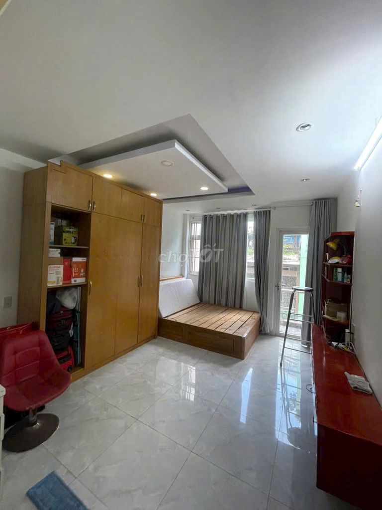Renting An Dương Vương alleys, 5-to- 26 million a month.