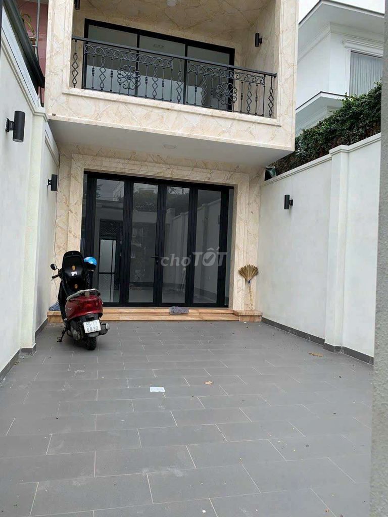 Rent 1 Nguyễn Văn Quá area 150 M2-(5 30 M) P. 12th District.