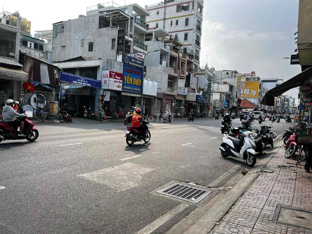 4 x 20 meters, 5 floors, elevators, Phan Đình Phùng, 0-2, Phú Nhuận