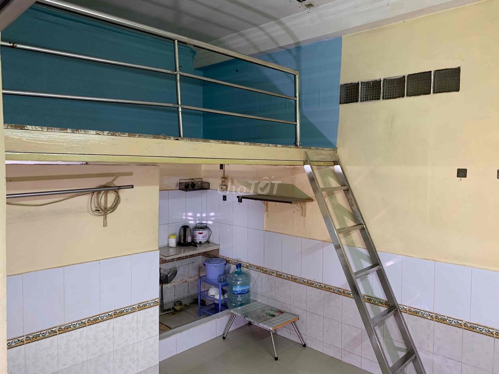 Rent room for the New Shun Export Department