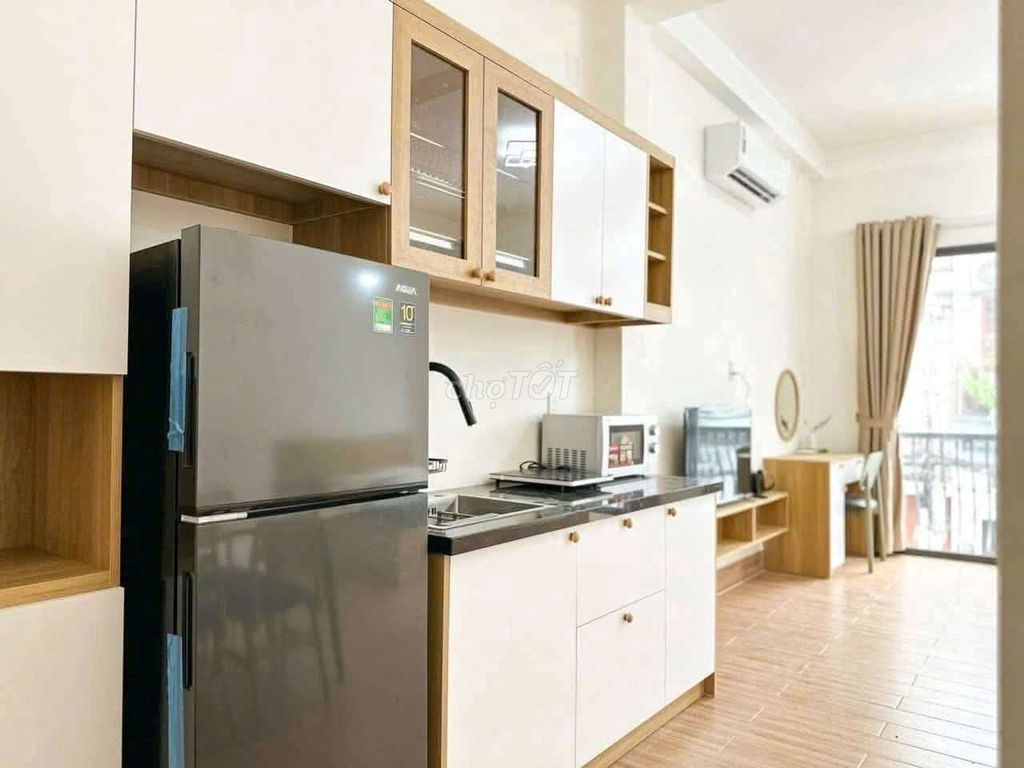A super-split balcony apartment in Tân Bình Industries.