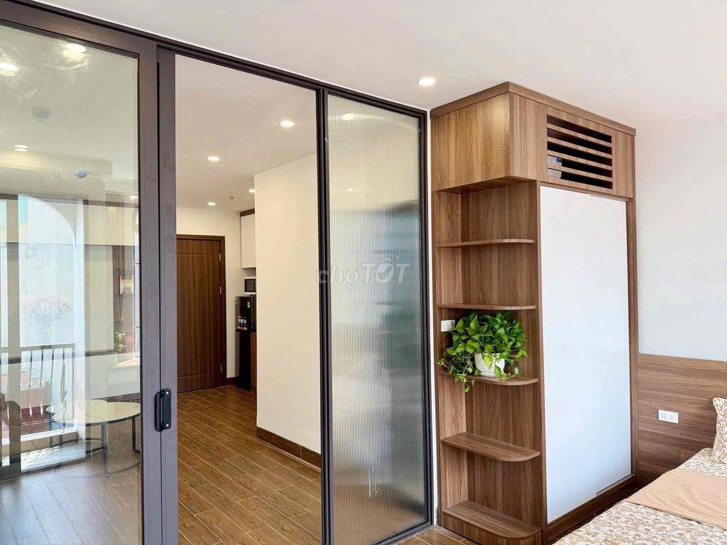 Rent a balcony apartment 35 meters down at Tân Định full interior district 1
