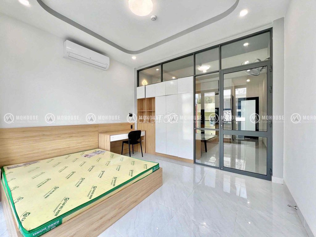 Open the apartment. A room full of private laundry right now. Cộng Hoà good price.