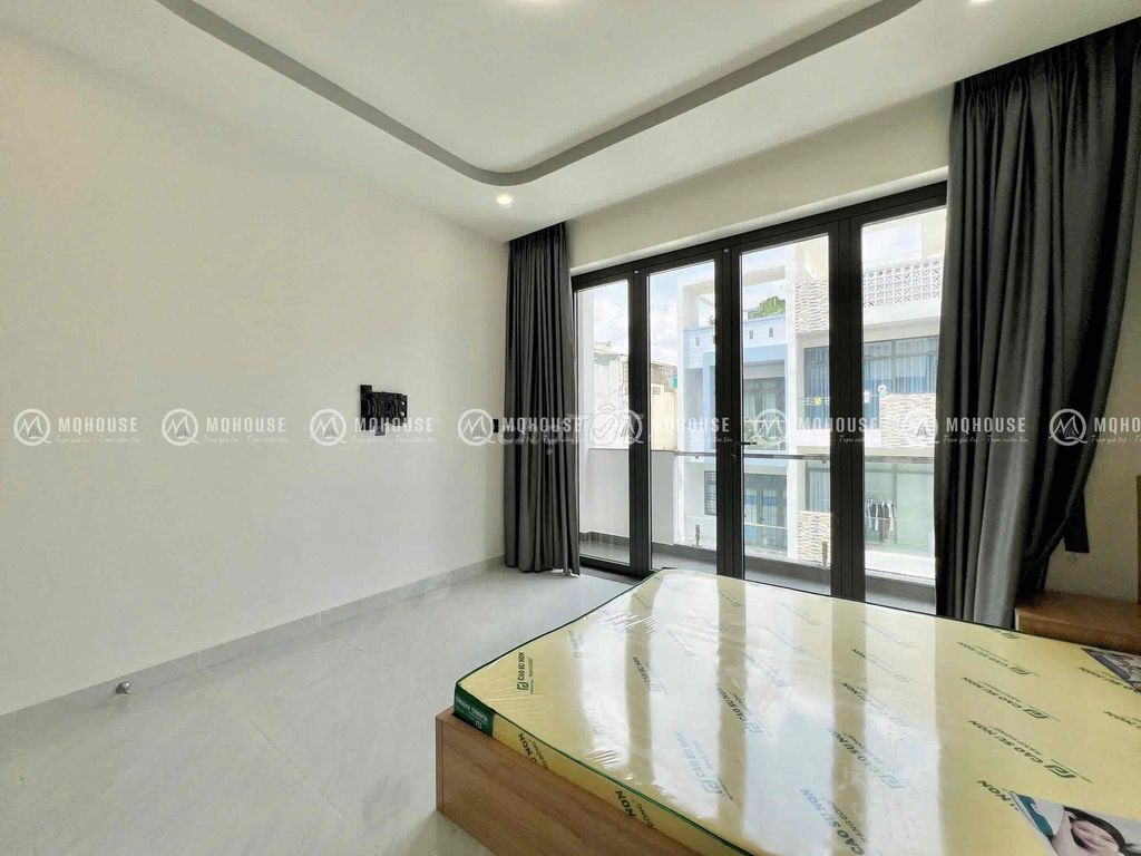 Open the apartment. A room full of private laundry right now. Cộng Hoà good price.