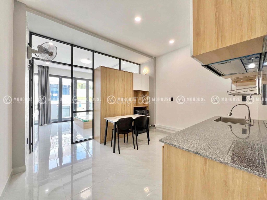 Open the apartment. A room full of private laundry right now. Cộng Hoà good price.