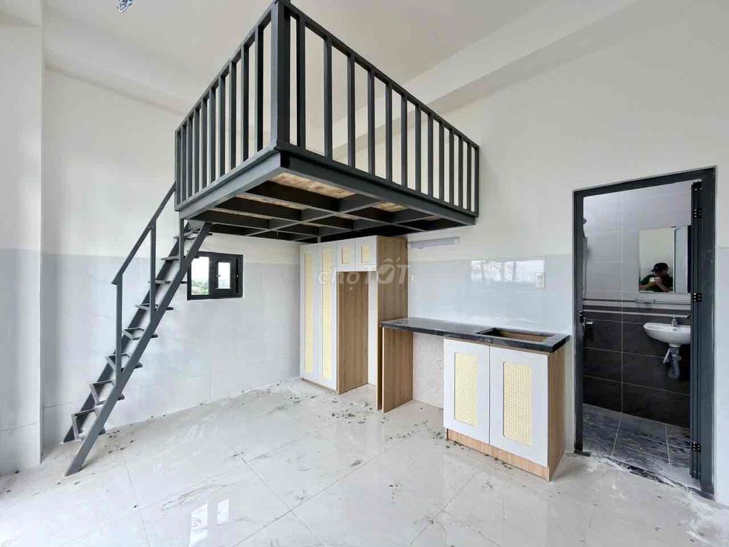 Opening the service apartment at three-to-one. The most cheap market ever.