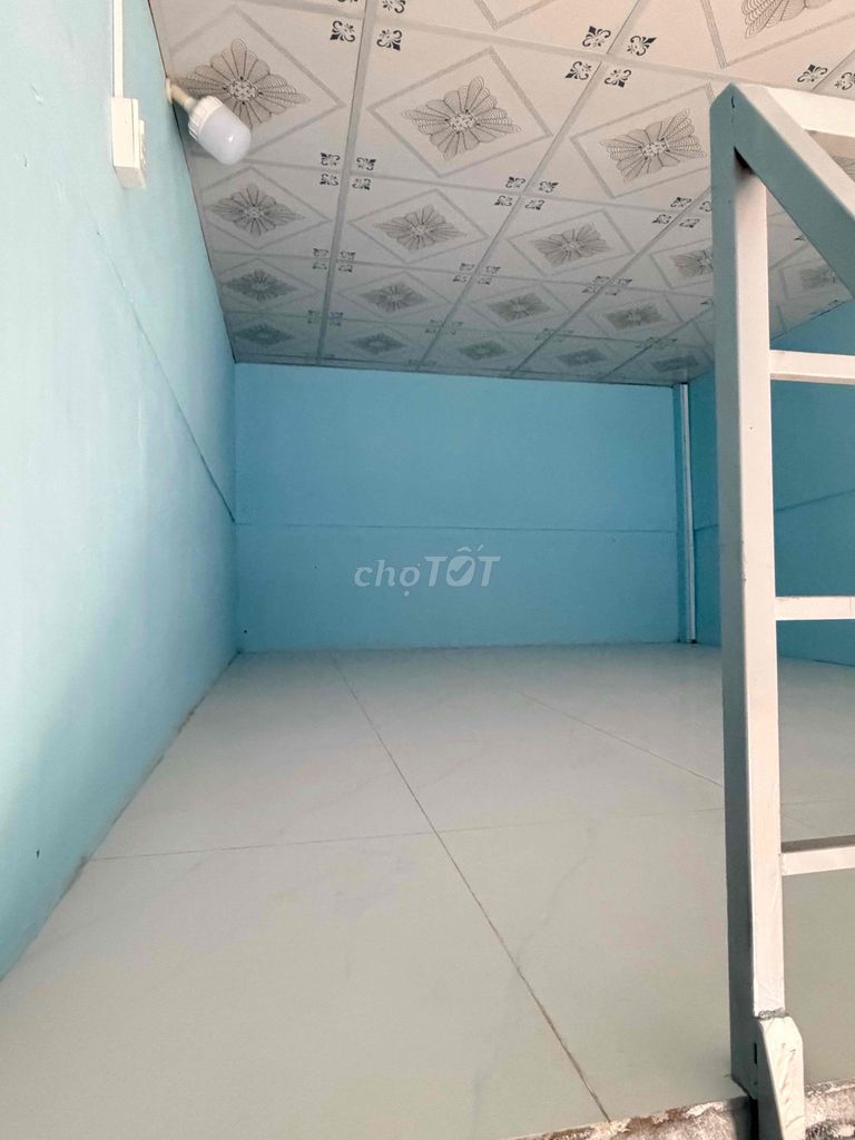 Rent a new Hẻm 989 Lê Văn Lương.