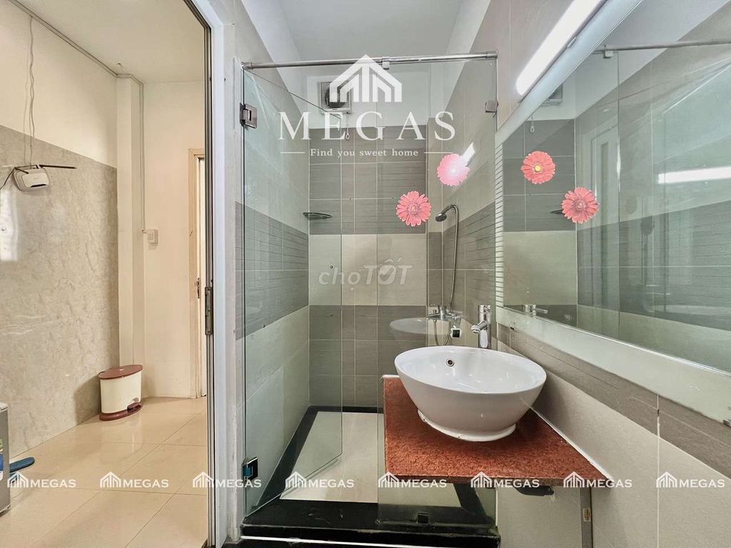 Rent a balcony apartment 38 M2 near the turtle lake in January26.
