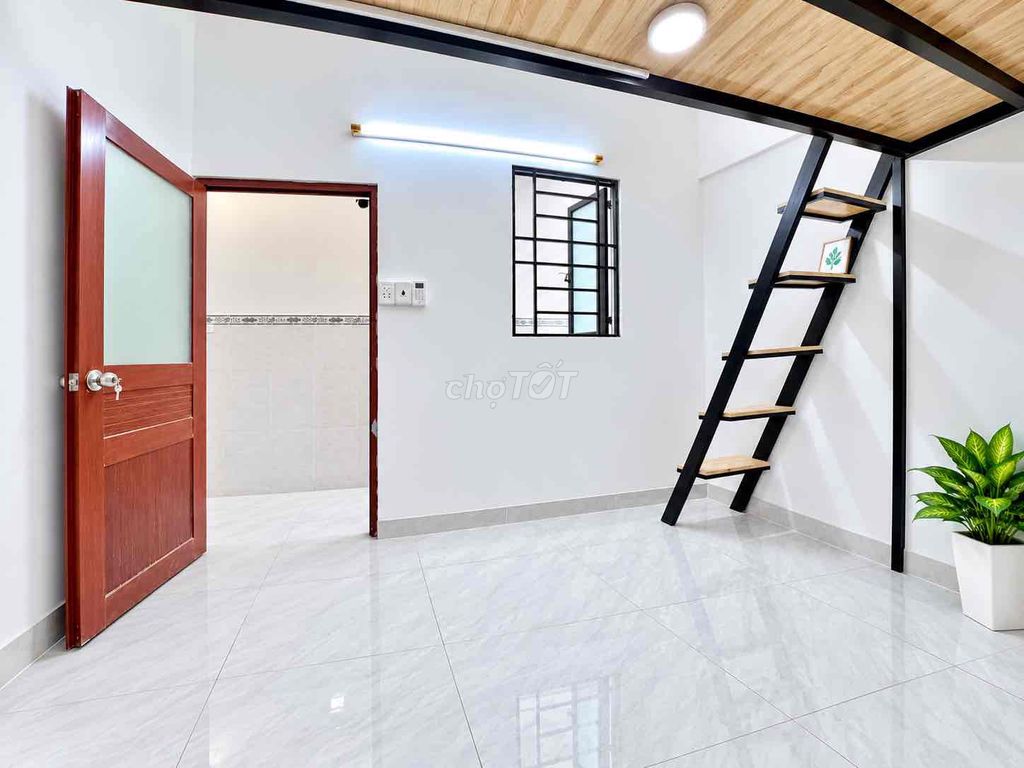 The Super Price Room is near Lotte Gò Vấp.
