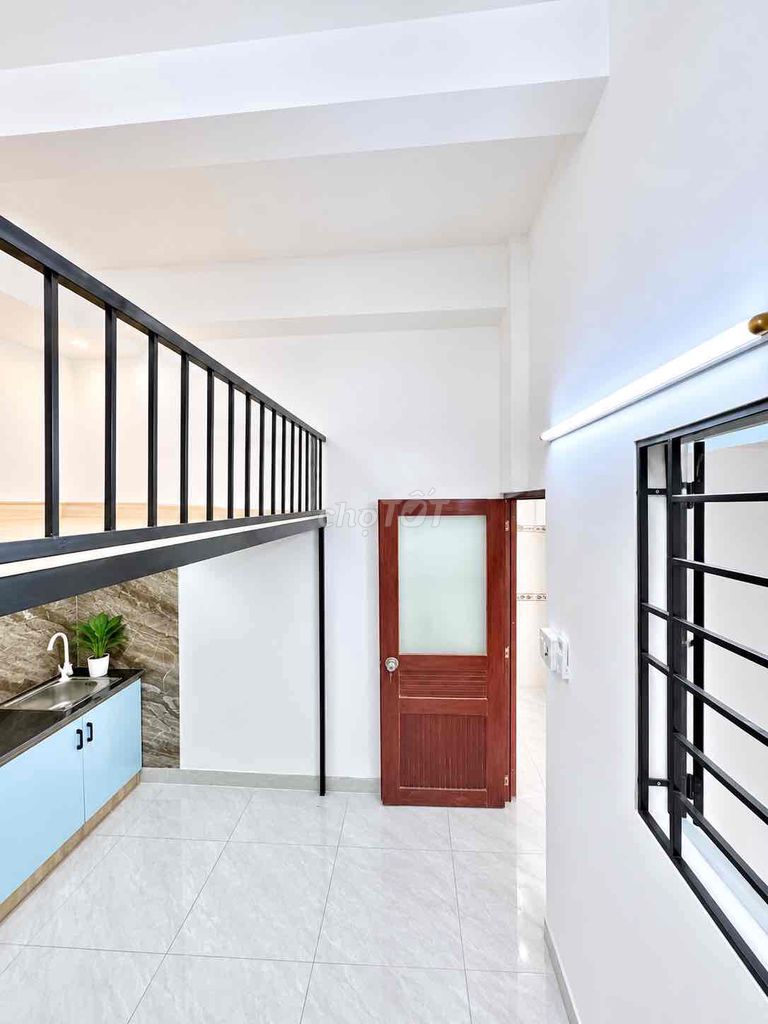 The Super Price Room is near Lotte Gò Vấp.