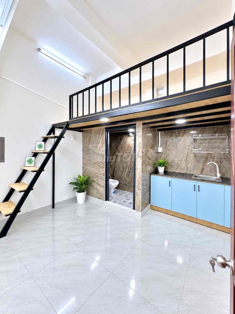 The Super Price Room is near Lotte Gò Vấp.