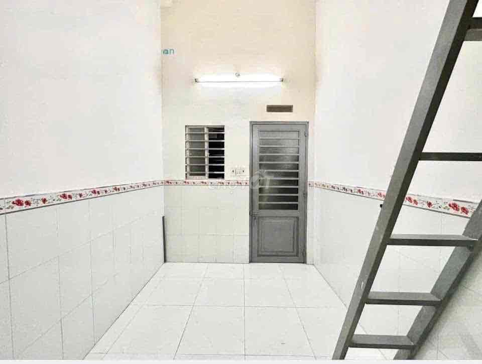 There's a balcony room and a hallway window.