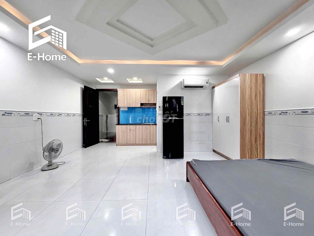 Super-split balcony studio right near T3 Station.