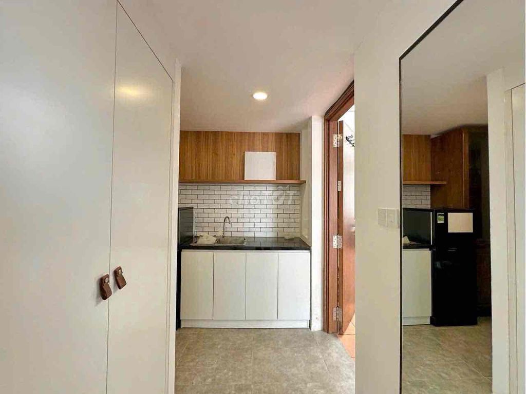 Renting the modern apartment - full Thảo Điền interior near the bridge