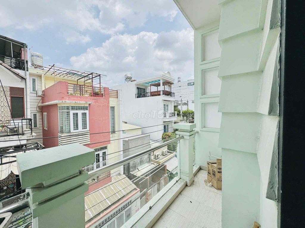 Hired 30 m2 Quang Trung balcony