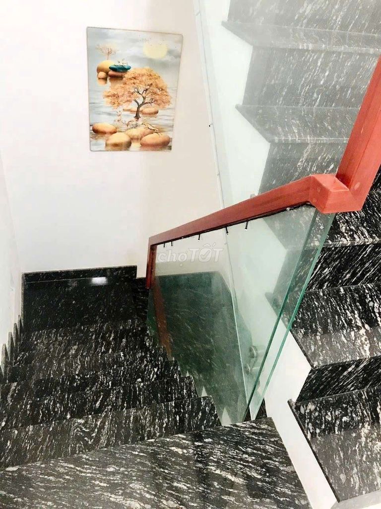 The motel is clean, Điện Biên Phủ security.