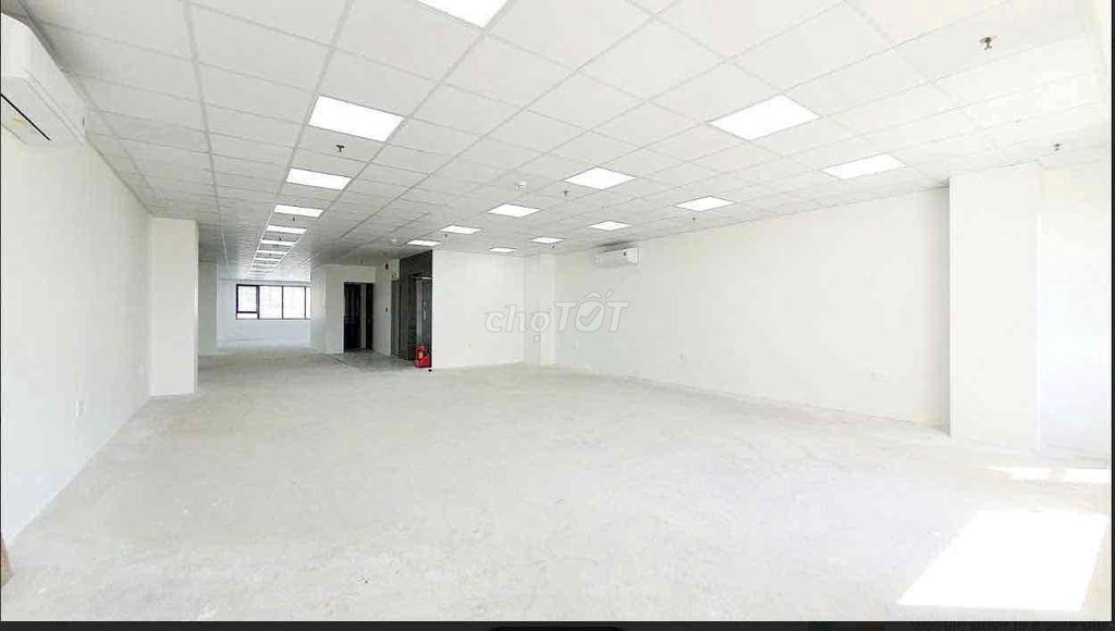 Rent the new big building on 3 front of Dương Quảng Hàm.