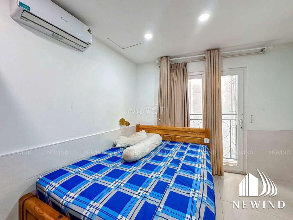 apartment 1 bedroom. Window Service Full is in a big car factory in the heart of District 4.