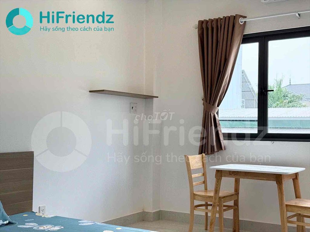 The apartment offers large windows which are really convenient to go to District 12