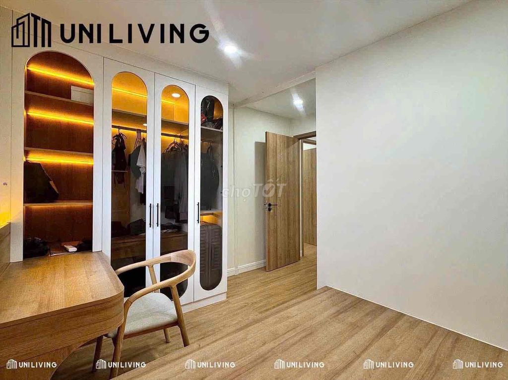 Two vip bedrooms -- close to the high-end airport.