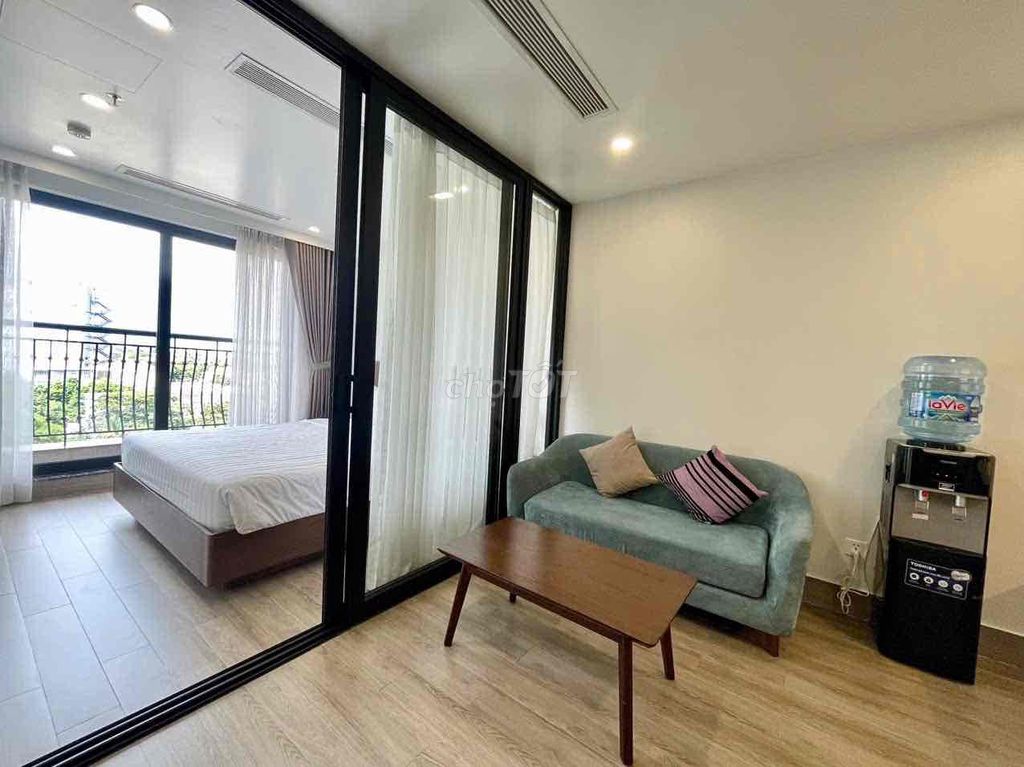 Rent the apartment. A big balconies bedroom.