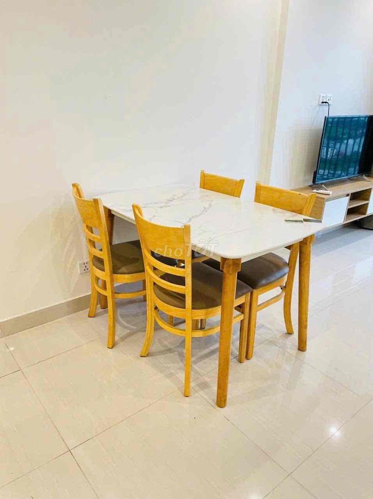 Rent two bedrooms. A full-level toilet. High-end furniture.