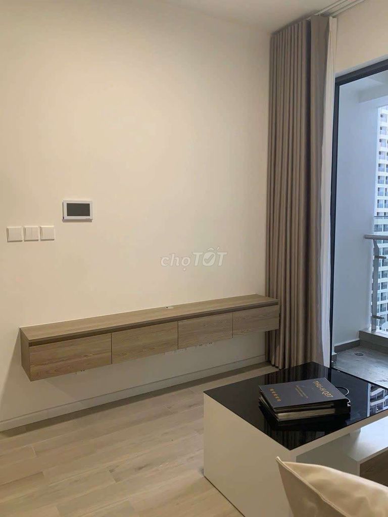 Rent two bedrooms with Hagueevard-- very good price. )
